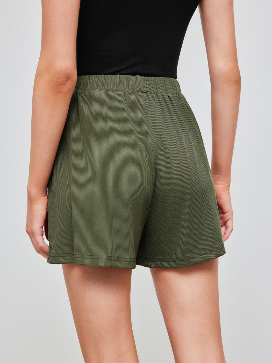 Solid Elastic Waist Wide Leg Shorts