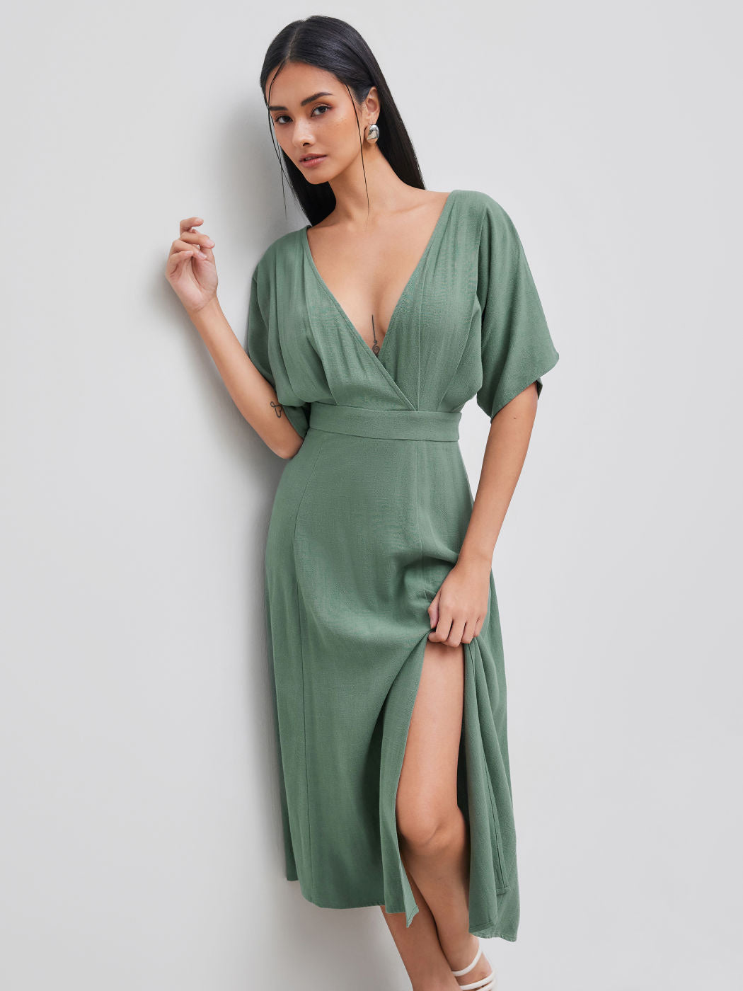 Linen-blend V-neck Solid Ruffle Split Maxi Dress