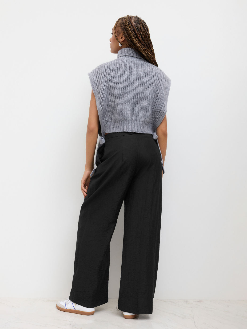Linen-blend Mid Rise Solid Knotted Pocket Wide Leg Trousers