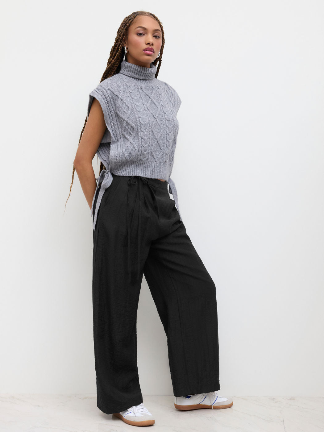 Linen-blend Mid Rise Solid Knotted Pocket Wide Leg Trousers