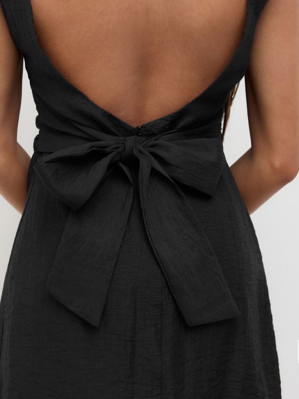 Linen-blend Boat Neck Solid Knotted Backless Mini Dress