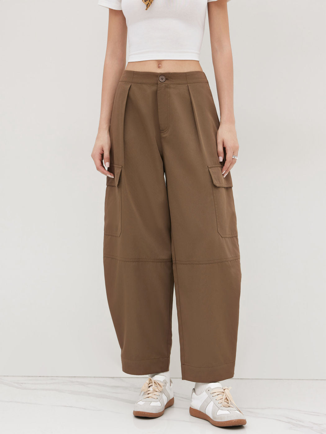 Mid Rise Pleated Pocket Cargo Pants