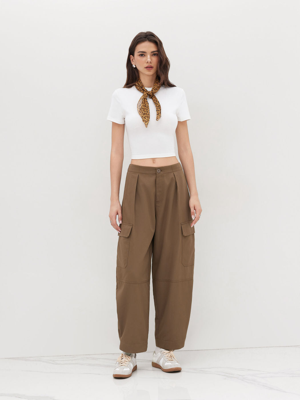 Mid Rise Pleated Pocket Cargo Pants