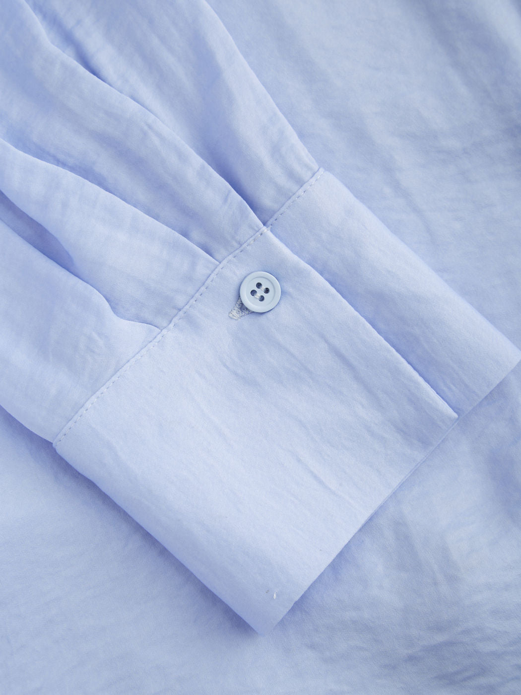 Collar Button Twist Knotted Shirt