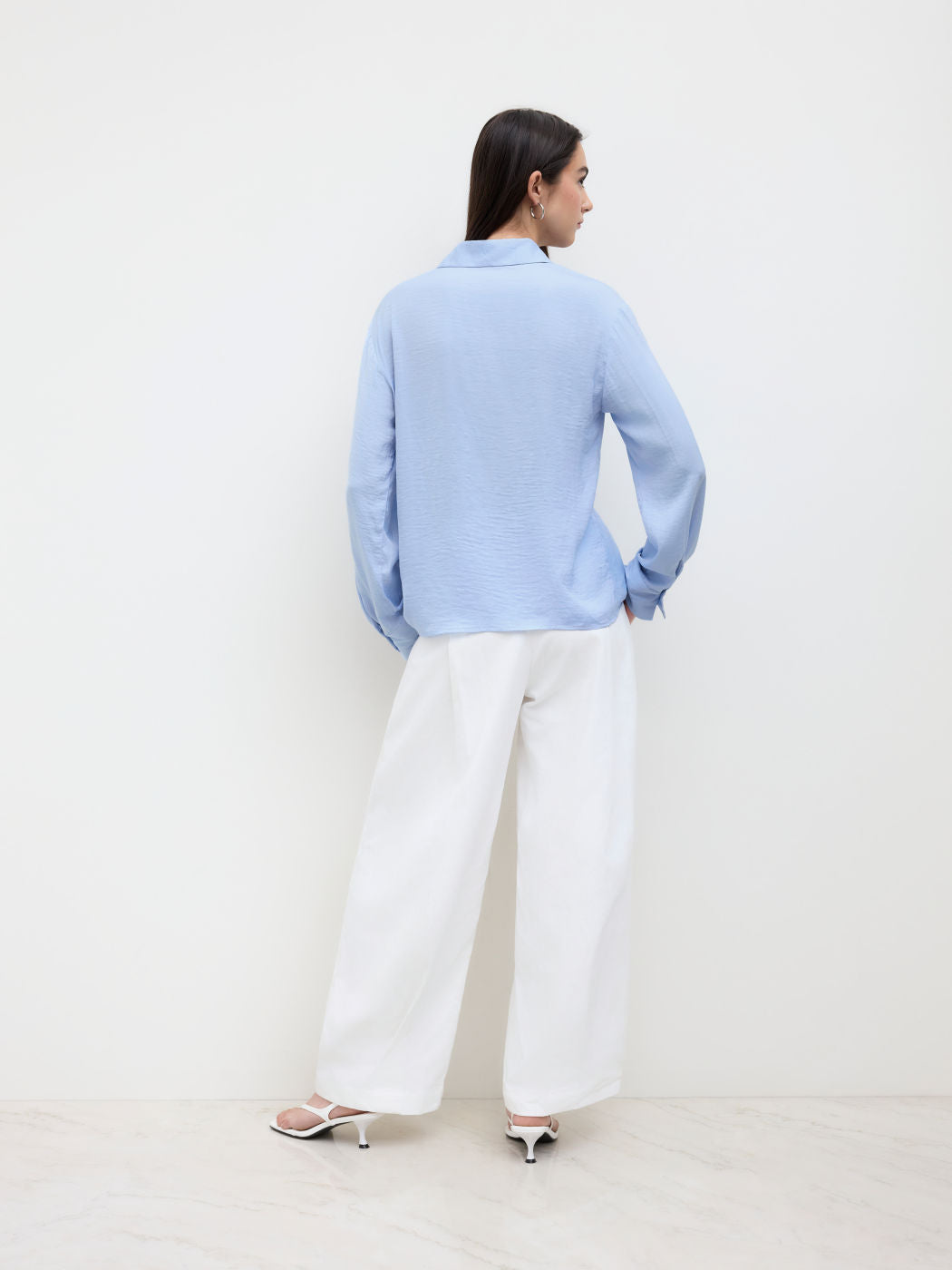 Collar Button Twist Knotted Shirt